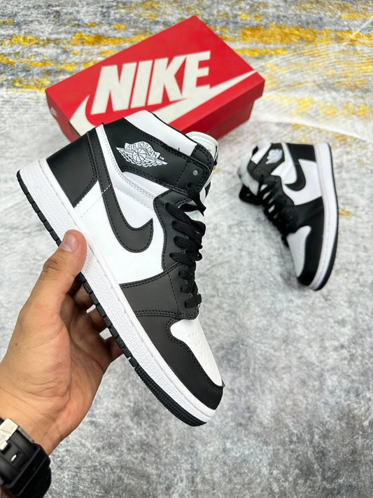 AIR JORDAN 1 RETRO HIGH BLACK